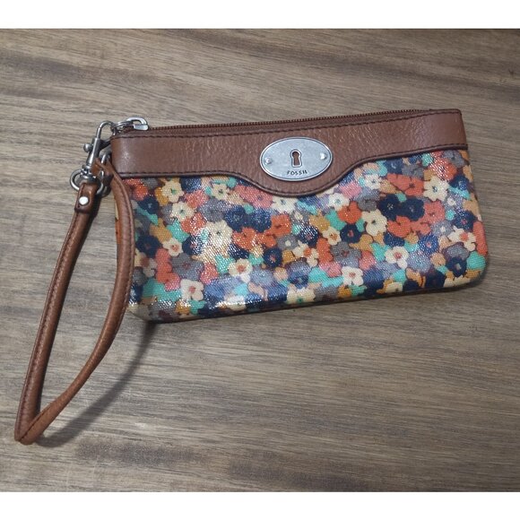 💲💲💲SALE‼️🎉FOSSIL Key Per Zipped Wristlet Wallet Textile Flower Pattern - Picture 1 of 11